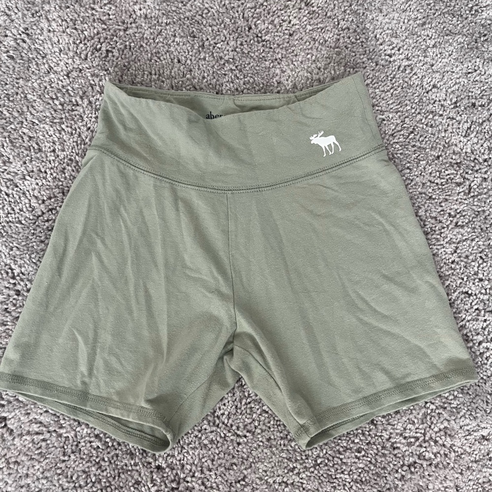Abercrombie kids light green biker shorts size 13/14